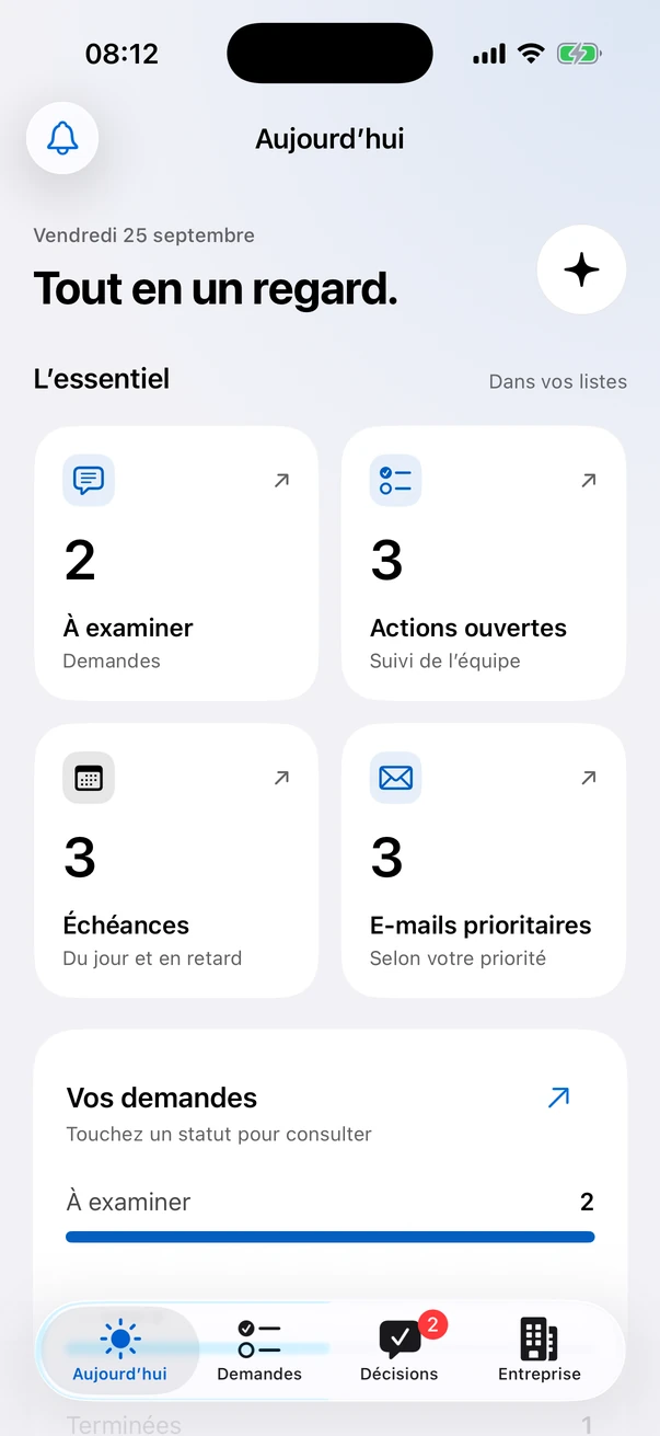 Aujourd’hui, dans l’app iPhone&nbsp;: des tuiles pour les demandes à examiner, les actions ouvertes et les échéances, puis vos demandes par statut.